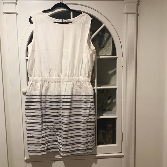 GAP Dresses & Skirts - GAP white + grey/blue stripe sleeveless dress!
